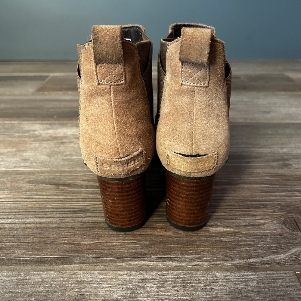 Sorel Tan Suede Chelsea Heeled Boots Women's‎ Size 6 - Picture 3 of 6